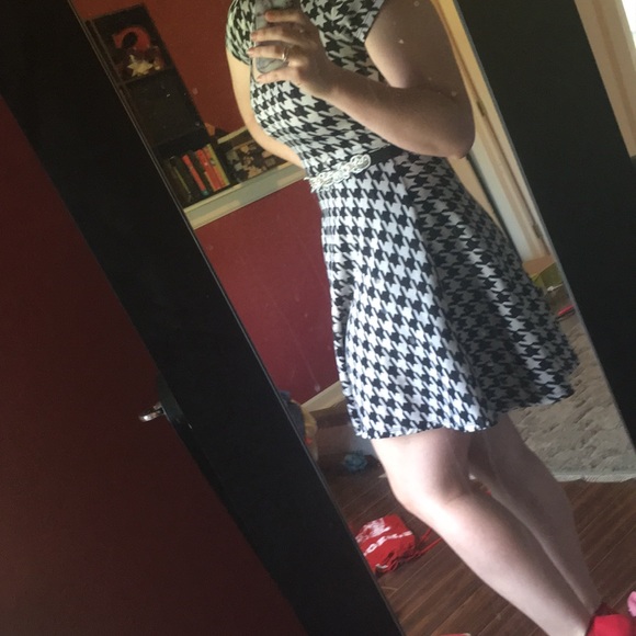 Houndstooth skater dress - Picture 2 of 3